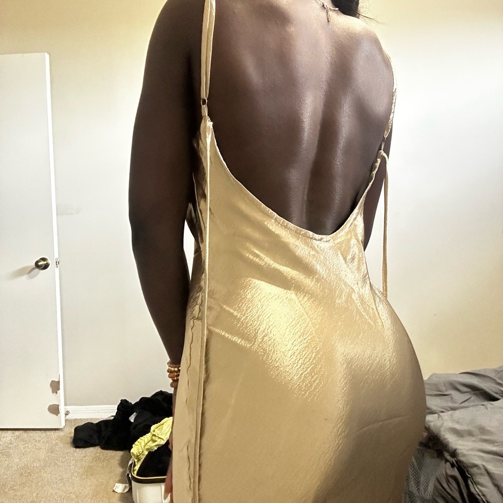 Chic Backless Gold Dress